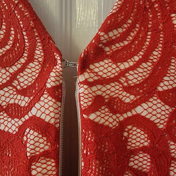 🆕️ Missguided Plunge Skater Dress - Picture 7 of 16